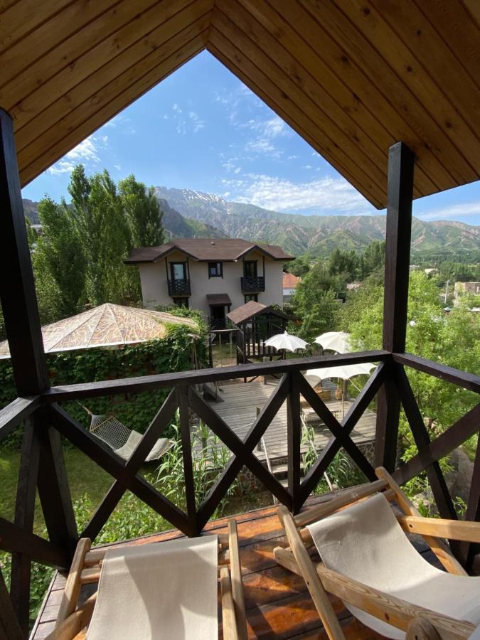 Boutigue Hotel Nebesa Chimgan エクステリア 写真