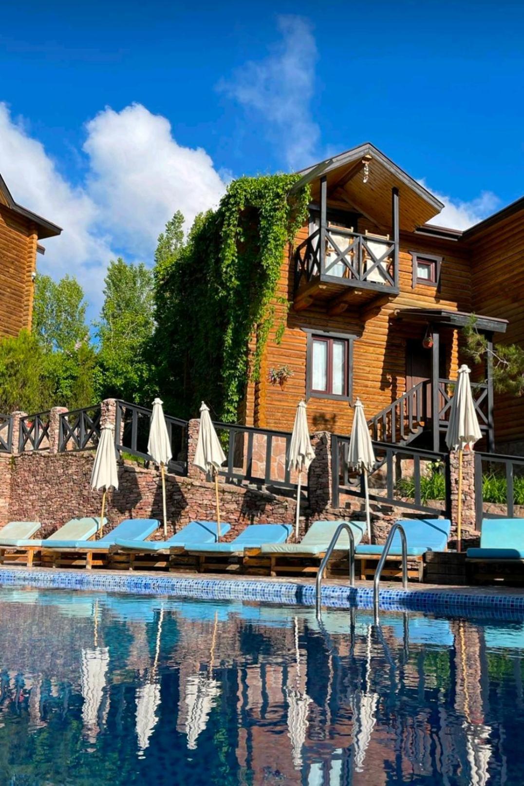 Boutigue Hotel Nebesa Chimgan エクステリア 写真