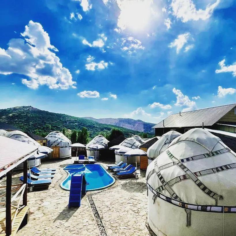 Boutigue Hotel Nebesa Chimgan エクステリア 写真