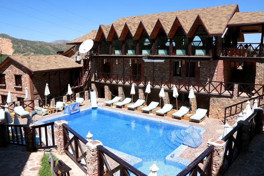 Boutigue Hotel Nebesa Chimgan エクステリア 写真